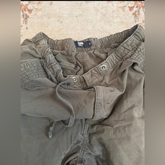 jaded london Men's Olive Parachute Pants - Picture 5 of 5